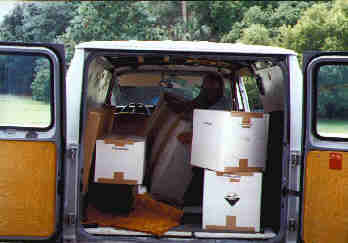 l360a14.jpg - 10.65 K  Unloading last cartons