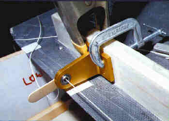 staba5.jpg - 9.13 K  Stabilizer in cradle checking hinge alignments